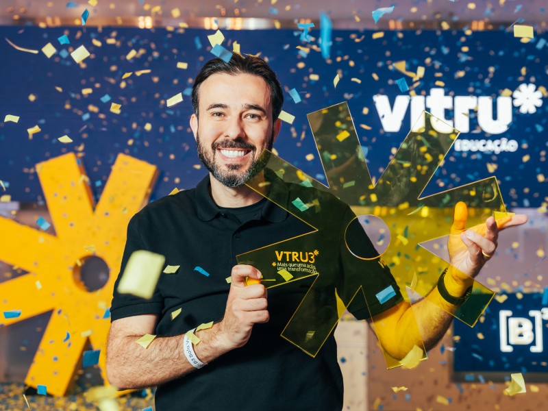 William Matos, CEO da Vitru, destaca as oportunidades abertas com a listagem na B3, atraindo investidores e fortalecendo a sinergia com o mercado local